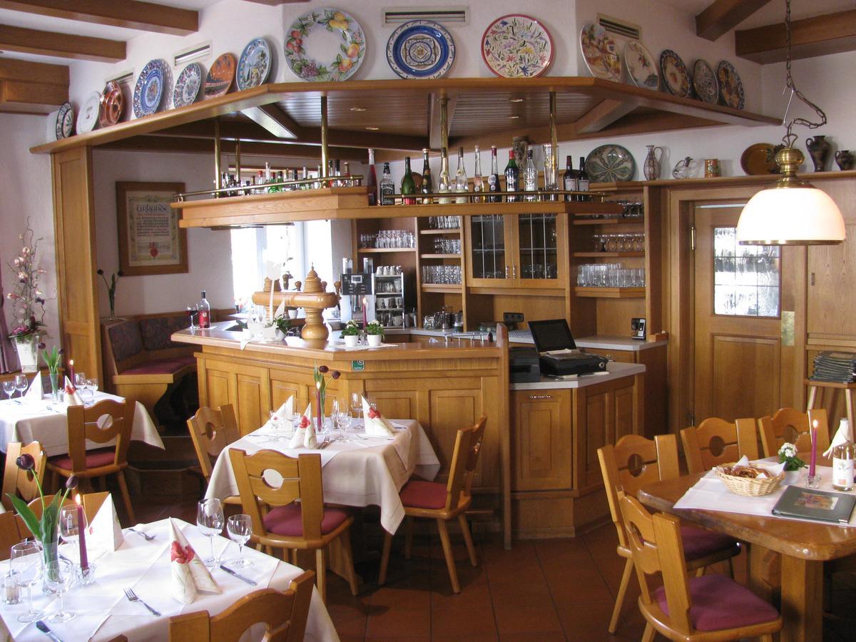 Hotel- Restaurant Zum Schwan Waldfischbach-Burgalben Exterior photo